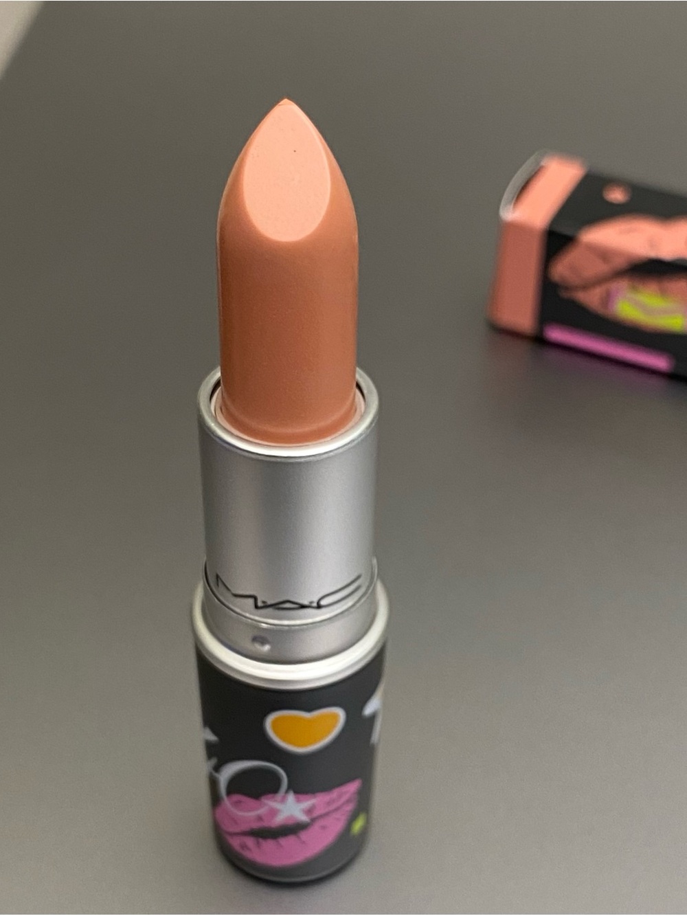 MAC Bringbacks “Fleshpot” Lipstick